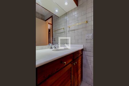 Apartamento à venda com 119m², 2 quartos e 1 vaga Apartamento à venda com 119m², 2 quartos e 1 vagaBanheiro Social