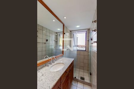 Apartamento à venda com 119m², 2 quartos e 1 vaga Apartamento à venda com 119m², 2 quartos e 1 vagaBanheiro da Suíte