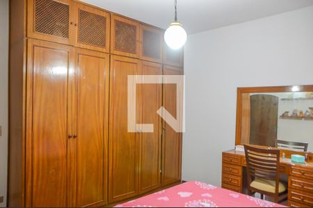 Casa à venda com 407m², 4 quartos e 4 vagas Casa à venda com 407m², 4 quartos e 4 vagasQuarto 1