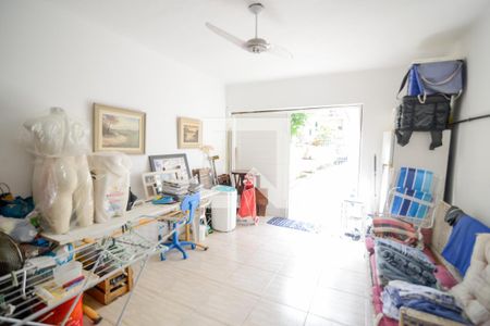 Casa à venda com 260m², 5 quartos e 2 vagas Casa à venda com 260m², 5 quartos e 2 vagasQuarto de Serviço