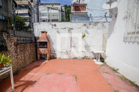 Casa à venda com 260m², 5 quartos e 2 vagas Casa à venda com 260m², 5 quartos e 2 vagasEntrada