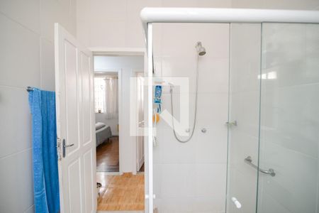 Casa à venda com 260m², 5 quartos e 2 vagas Casa à venda com 260m², 5 quartos e 2 vagasBanheiro 1