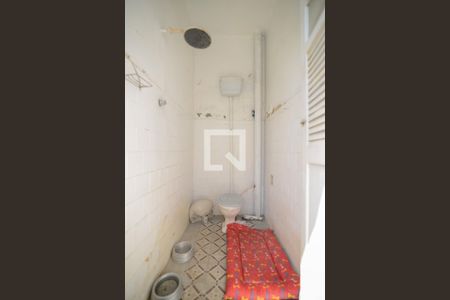 Casa à venda com 260m², 5 quartos e 2 vagas Casa à venda com 260m², 5 quartos e 2 vagasBanheiro de Serviço