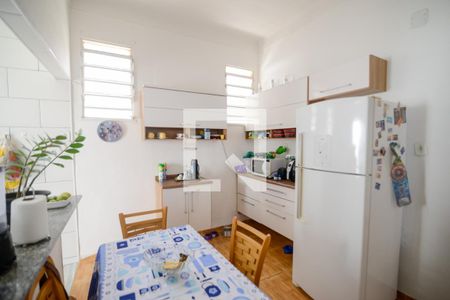 Casa à venda com 260m², 5 quartos e 2 vagas Casa à venda com 260m², 5 quartos e 2 vagasCopa