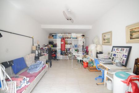 Casa à venda com 260m², 5 quartos e 2 vagas Casa à venda com 260m², 5 quartos e 2 vagasQuarto de Serviço