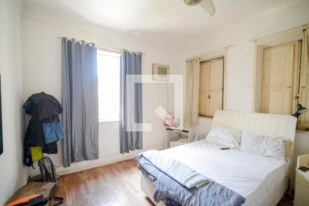 Casa à venda com 260m², 5 quartos e 2 vagas Casa à venda com 260m², 5 quartos e 2 vagasQuarto 6