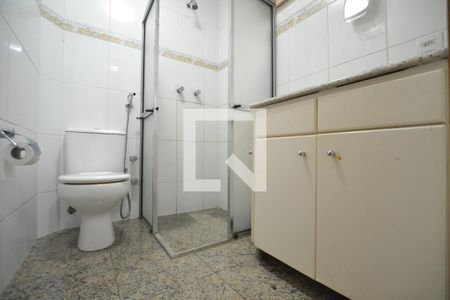 Banheiro de apartamento para alugar com 1 quarto, 50m² em Santana, Porto Alegre