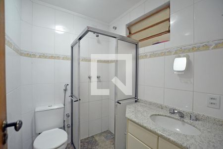 Banheiro de apartamento para alugar com 1 quarto, 50m² em Santana, Porto Alegre