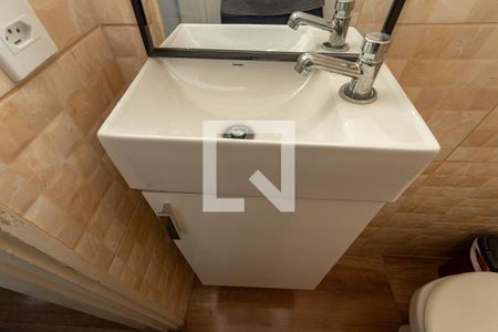 Apartamento à venda com 70m², 2 quartos e 2 vagas Apartamento à venda com 70m², 2 quartos e 2 vagasBanheiro