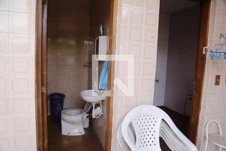 Casa à venda com 278m², 3 quartos e 4 vagasBanheiro de Serviço