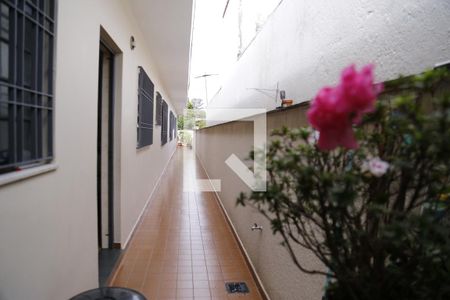 Casa à venda com 278m², 3 quartos e 4 vagasCorredor Externo