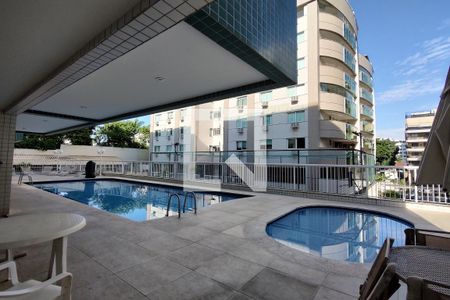 Apartamento à venda com 111m², 4 quartos e 3 vagas Apartamento à venda com 111m², 4 quartos e 3 vagasÁrea comum - Piscina