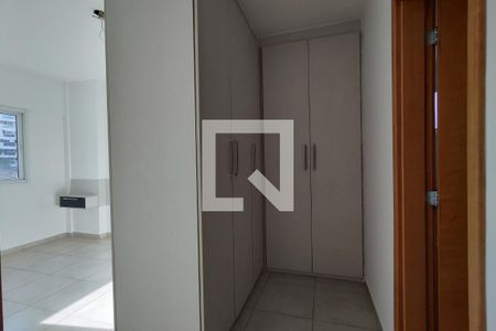 Apartamento à venda com 111m², 4 quartos e 3 vagas Apartamento à venda com 111m², 4 quartos e 3 vagasQuarto 1 - Suíte Closet