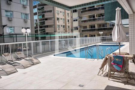 Apartamento à venda com 92m², 3 quartos e 2 vagas Apartamento à venda com 92m², 3 quartos e 2 vagasPiscina