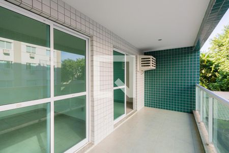 Apartamento à venda com 92m², 3 quartos e 2 vagas Apartamento à venda com 92m², 3 quartos e 2 vagasVaranda