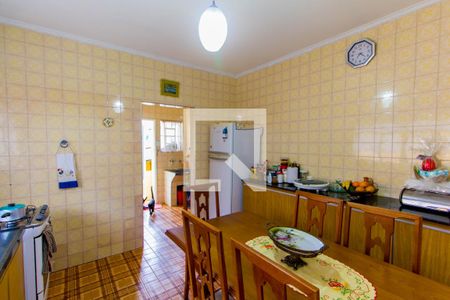 Casa à venda com 105m², 2 quartos e 3 vagas Casa à venda com 105m², 2 quartos e 3 vagasCozinha