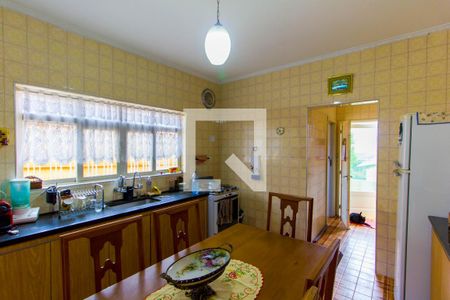 Casa à venda com 105m², 2 quartos e 3 vagas Casa à venda com 105m², 2 quartos e 3 vagasCozinha