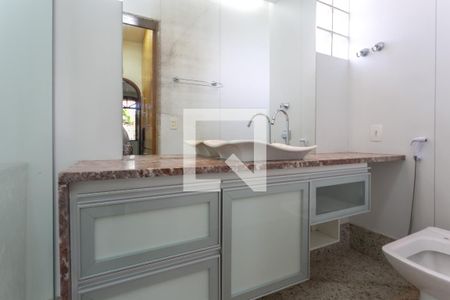 Casa para alugar com 440m², 4 quartos e 4 vagasBanheiro da Suíte