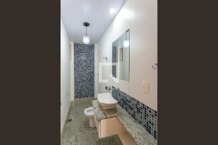 Casa para alugar com 440m², 4 quartos e 4 vagasBanheiro 2