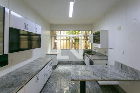 Casa para alugar com 440m², 4 quartos e 4 vagasCozinha