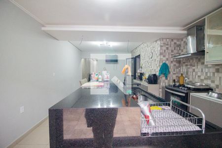 Casa à venda com 209m², 3 quartos e 3 vagascozinha