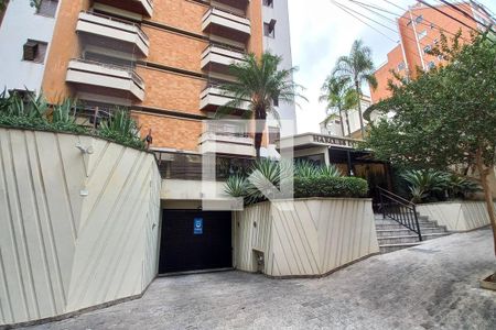 Apartamento à venda com 150m², 4 quartos e 2 vagasFachada e portaria