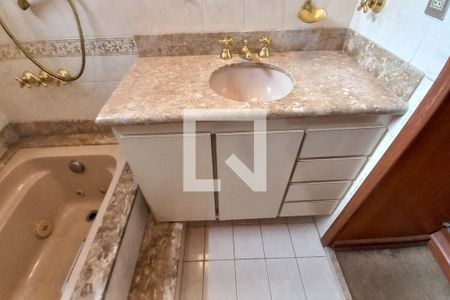 Apartamento à venda com 150m², 4 quartos e 2 vagasDetalhe do Banheiro da Suite