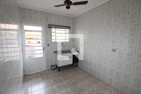 Cozinha de casa para alugar com 1 quarto, 50m² em Vila Santa Clara, São Paulo