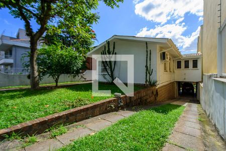Casa à venda com 205m², 4 quartos e 3 vagasEntrada