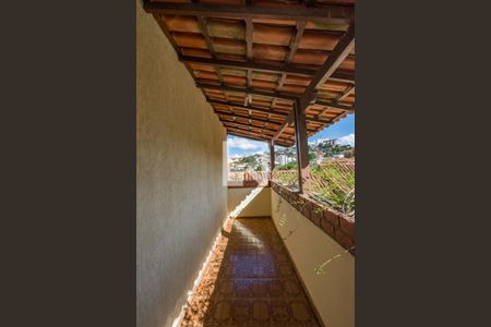 Casa à venda com 232m², 3 quartos e 5 vagas Casa à venda com 232m², 3 quartos e 5 vagasVaranda da Suíte