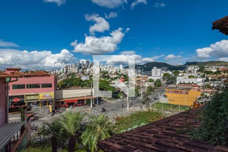 Casa à venda com 232m², 3 quartos e 5 vagas Casa à venda com 232m², 3 quartos e 5 vagasQuarto 2