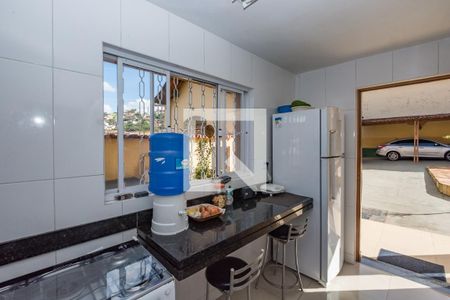 Casa à venda com 232m², 3 quartos e 5 vagas Casa à venda com 232m², 3 quartos e 5 vagasCozinha