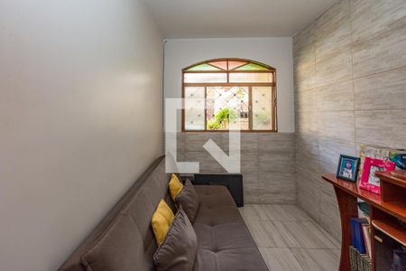 Casa à venda com 232m², 3 quartos e 5 vagas Casa à venda com 232m², 3 quartos e 5 vagasEscritório