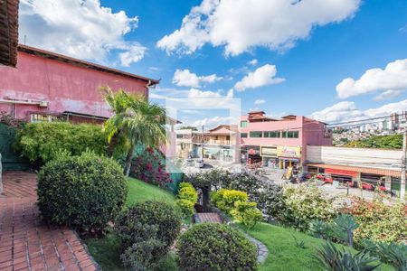 Casa à venda com 232m², 3 quartos e 5 vagas Casa à venda com 232m², 3 quartos e 5 vagasJardim - Entrada