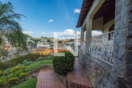 Casa à venda com 232m², 3 quartos e 5 vagas Casa à venda com 232m², 3 quartos e 5 vagasJardim - Entrada