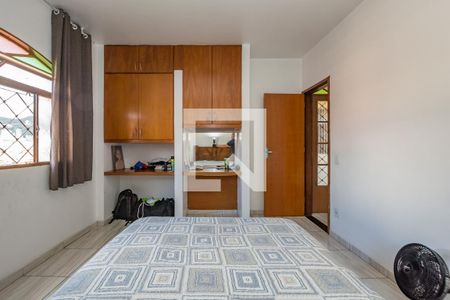 Casa à venda com 232m², 3 quartos e 5 vagas Casa à venda com 232m², 3 quartos e 5 vagasQuarto 2