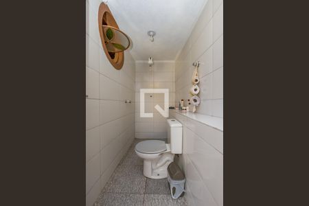 Casa à venda com 232m², 3 quartos e 5 vagas Casa à venda com 232m², 3 quartos e 5 vagasBanheiro Social 2