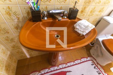 Casa à venda com 178m², 3 quartos e 3 vagas Casa à venda com 178m², 3 quartos e 3 vagasBanheiro social