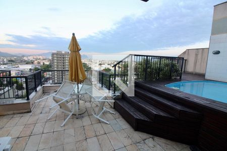 Apartamento para alugar com 188m², 2 quartos e 3 vagas Apartamento para alugar com 188m², 2 quartos e 3 vagasTerraço