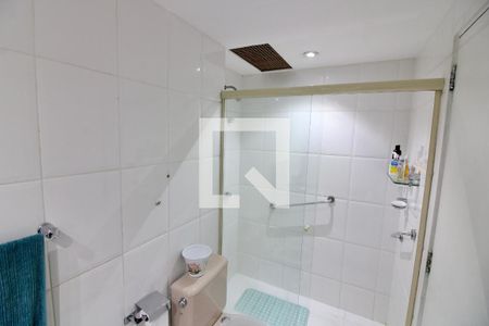 Apartamento para alugar com 188m², 2 quartos e 3 vagas Apartamento para alugar com 188m², 2 quartos e 3 vagasBanheiro da Suíte