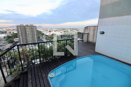 Apartamento para alugar com 188m², 2 quartos e 3 vagas Apartamento para alugar com 188m², 2 quartos e 3 vagasPiscina