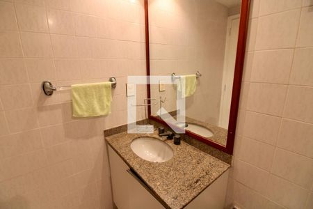 Apartamento para alugar com 188m², 2 quartos e 3 vagas Apartamento para alugar com 188m², 2 quartos e 3 vagasBanheiro Social 2