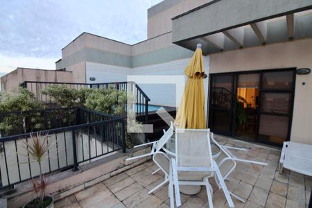 Apartamento para alugar com 188m², 2 quartos e 3 vagas Apartamento para alugar com 188m², 2 quartos e 3 vagasTerraço