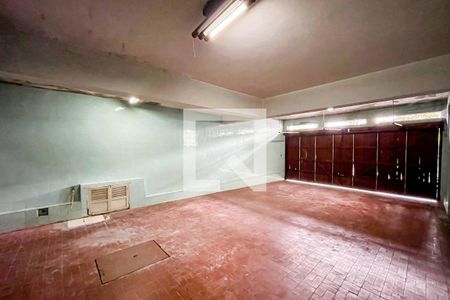 Casa à venda com 315m², 3 quartos e 6 vagasGaragem