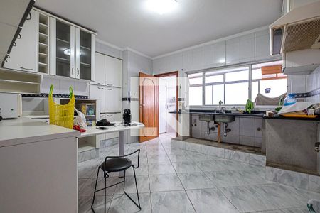 Apartamento à venda com 200m², 3 quartos e 2 vagas Apartamento à venda com 200m², 3 quartos e 2 vagasCozinha