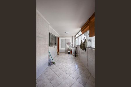 Apartamento à venda com 200m², 3 quartos e 2 vagas Apartamento à venda com 200m², 3 quartos e 2 vagasÁrea de Serviço