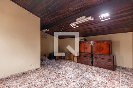 Casa à venda com 172m², 3 quartos e 2 vagas Casa à venda com 172m², 3 quartos e 2 vagasSótão