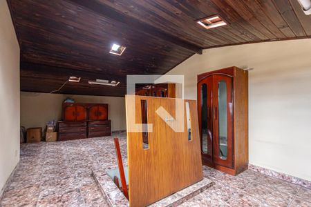 Casa à venda com 172m², 3 quartos e 2 vagas Casa à venda com 172m², 3 quartos e 2 vagasSótão