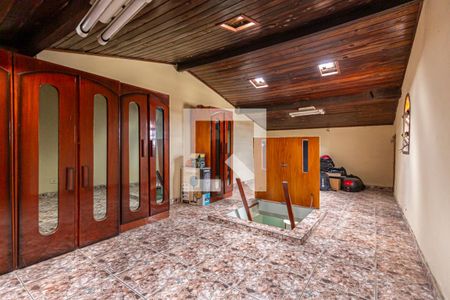 Casa à venda com 172m², 3 quartos e 2 vagas Casa à venda com 172m², 3 quartos e 2 vagasSótão