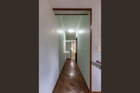 Casa à venda com 172m², 3 quartos e 2 vagas Casa à venda com 172m², 3 quartos e 2 vagasCorredor Dormitórios